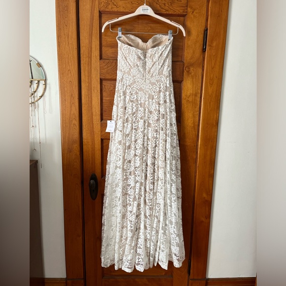 NWT Lulus wedding dress strapless - Picture 5 of 6